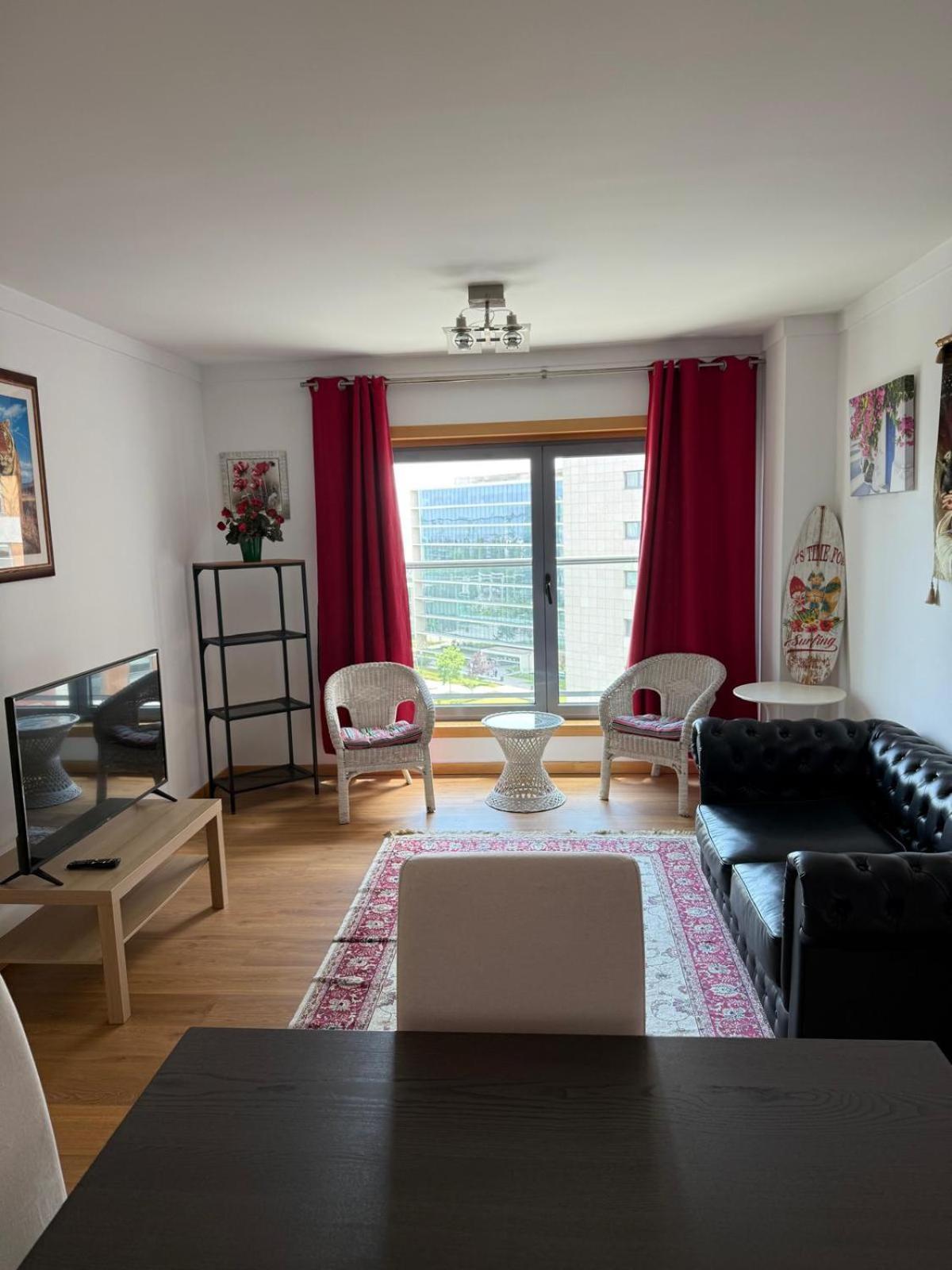 Parque Nacoes River View ,free Wifi * Lisbon