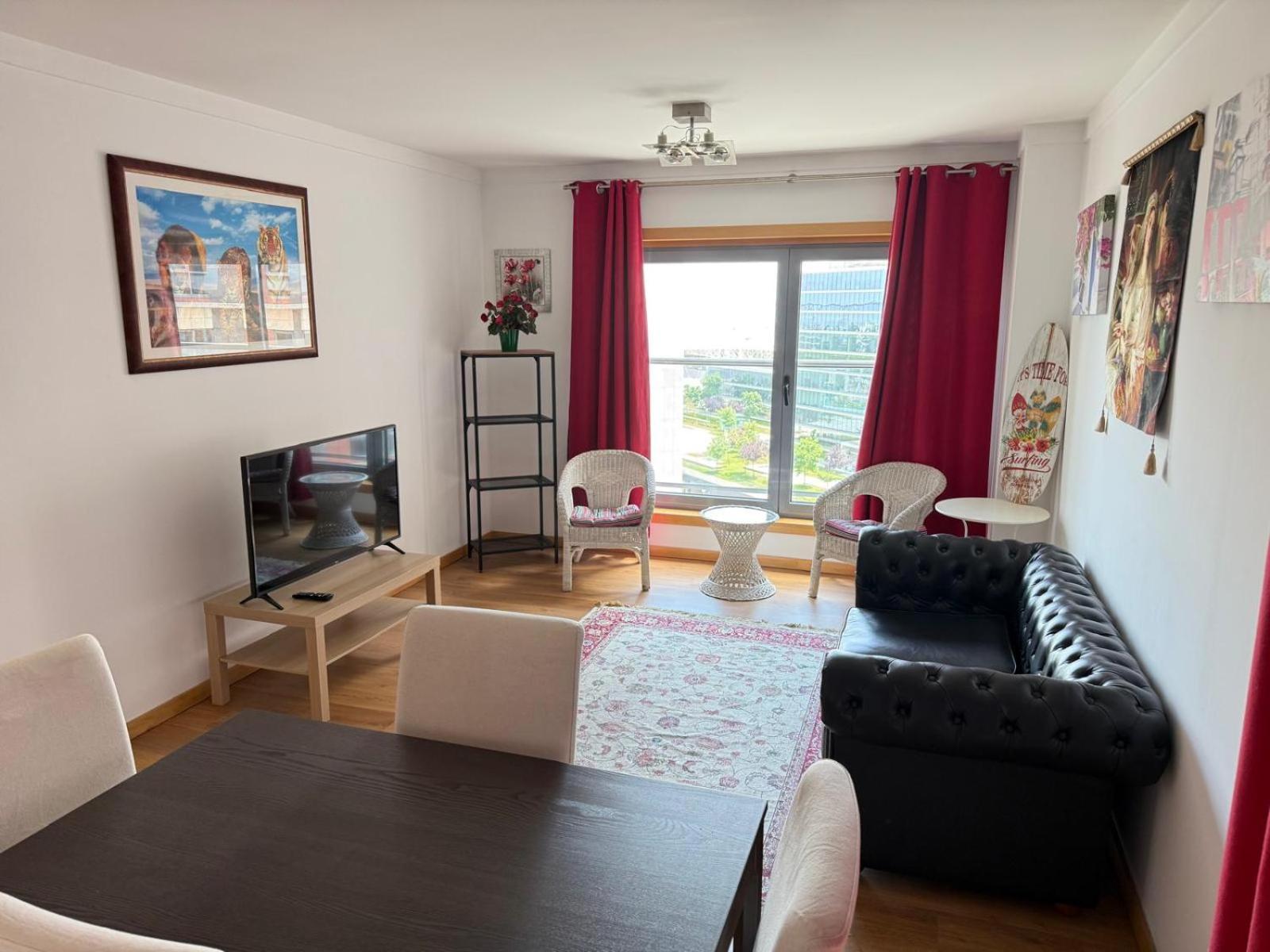 Parque Nacoes River View ,free Wifi Apartment Lisbon